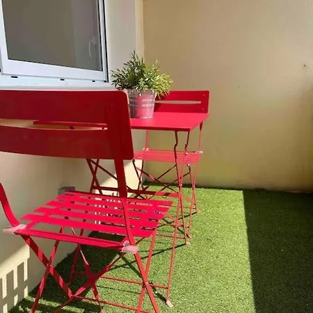 Agreable T3 - 70m2 Avec Petite Terrasse *